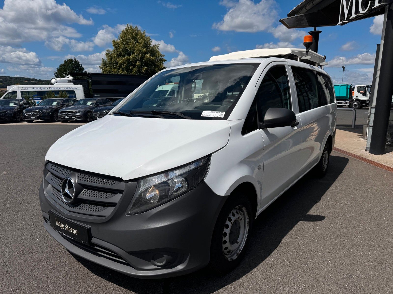 Fahrzeugabbildung Mercedes-Benz Vito 111 CDI Tourer Begleitfahrzeug BF3+ / WVZ
