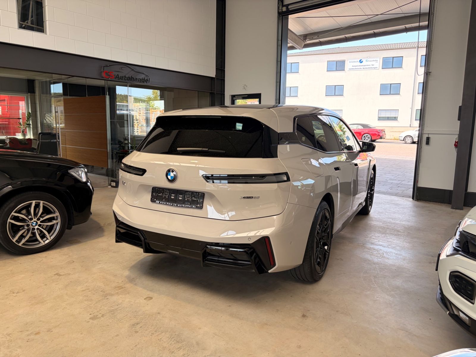 BMW iX xDrive45 MSportPro 22Z AHK MMultisitze foto 2