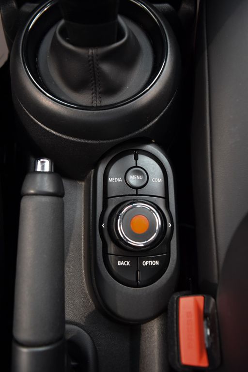 MINI ONE (F56)~Automatik~Teilleder~Chili~LED~Klimaaut MINI ONE (F56)~Automatik~Teilleder~Chili~LED~Klimaaut