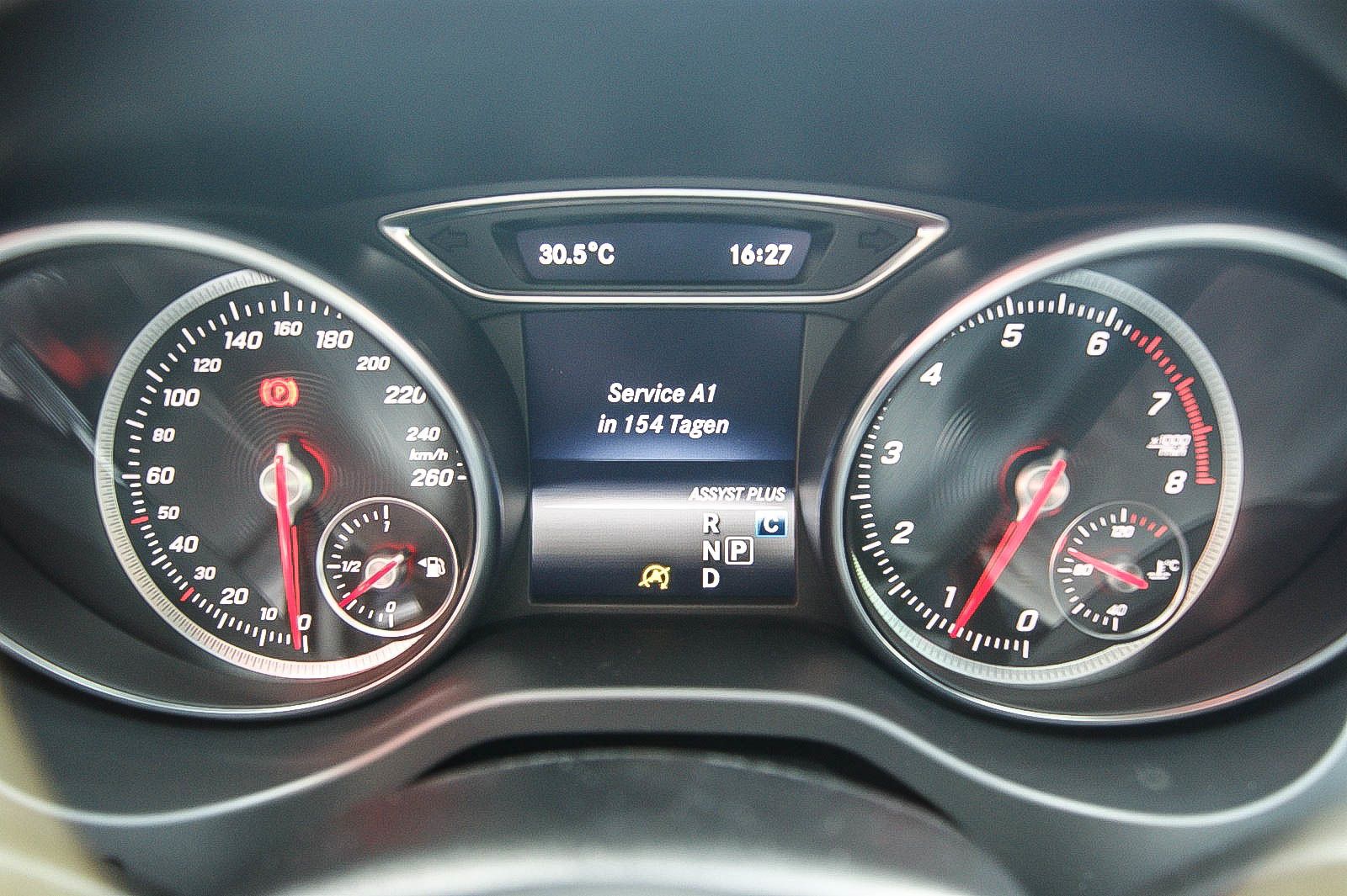 Fahrzeugabbildung Mercedes-Benz CLA 200 Shooting Brake 7G-DCT LED KEYLESS NAVI
