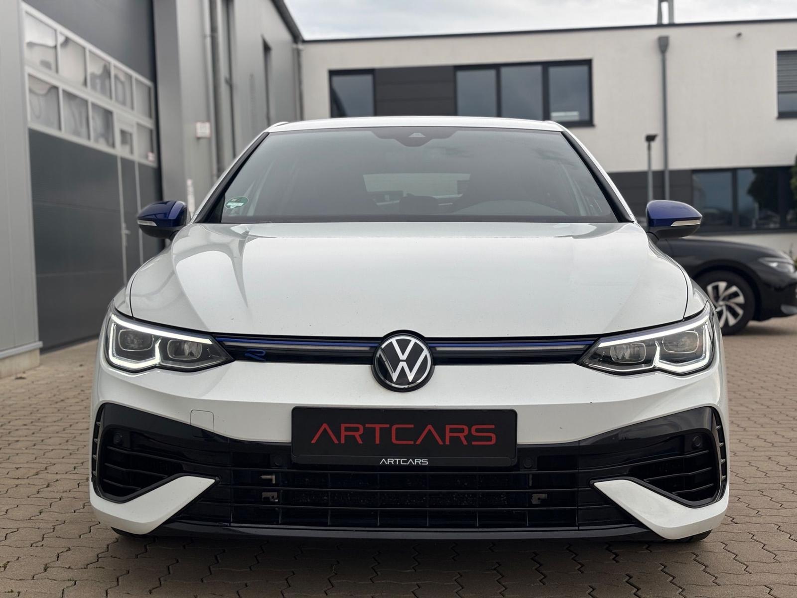 Volkswagen Golf VIII R Performance 20 Years AKRAPOVIC