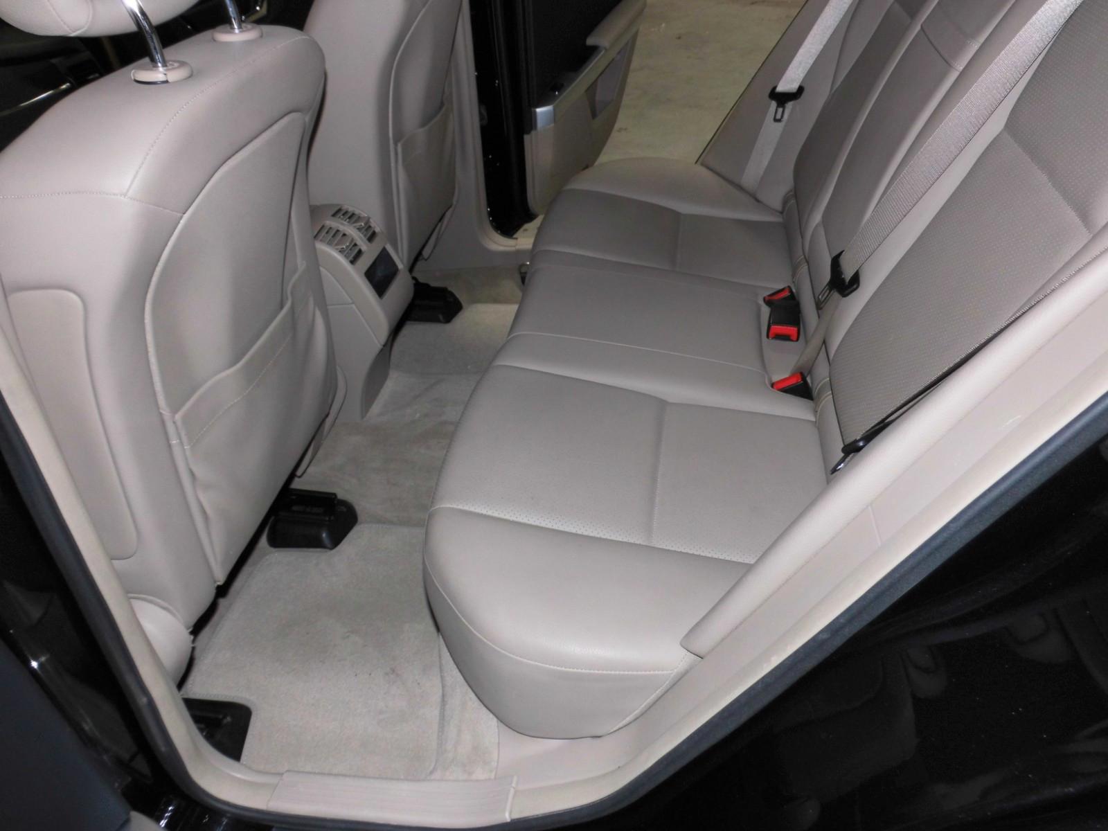 Mercedes-Benz GLK250 2010 — photo 10