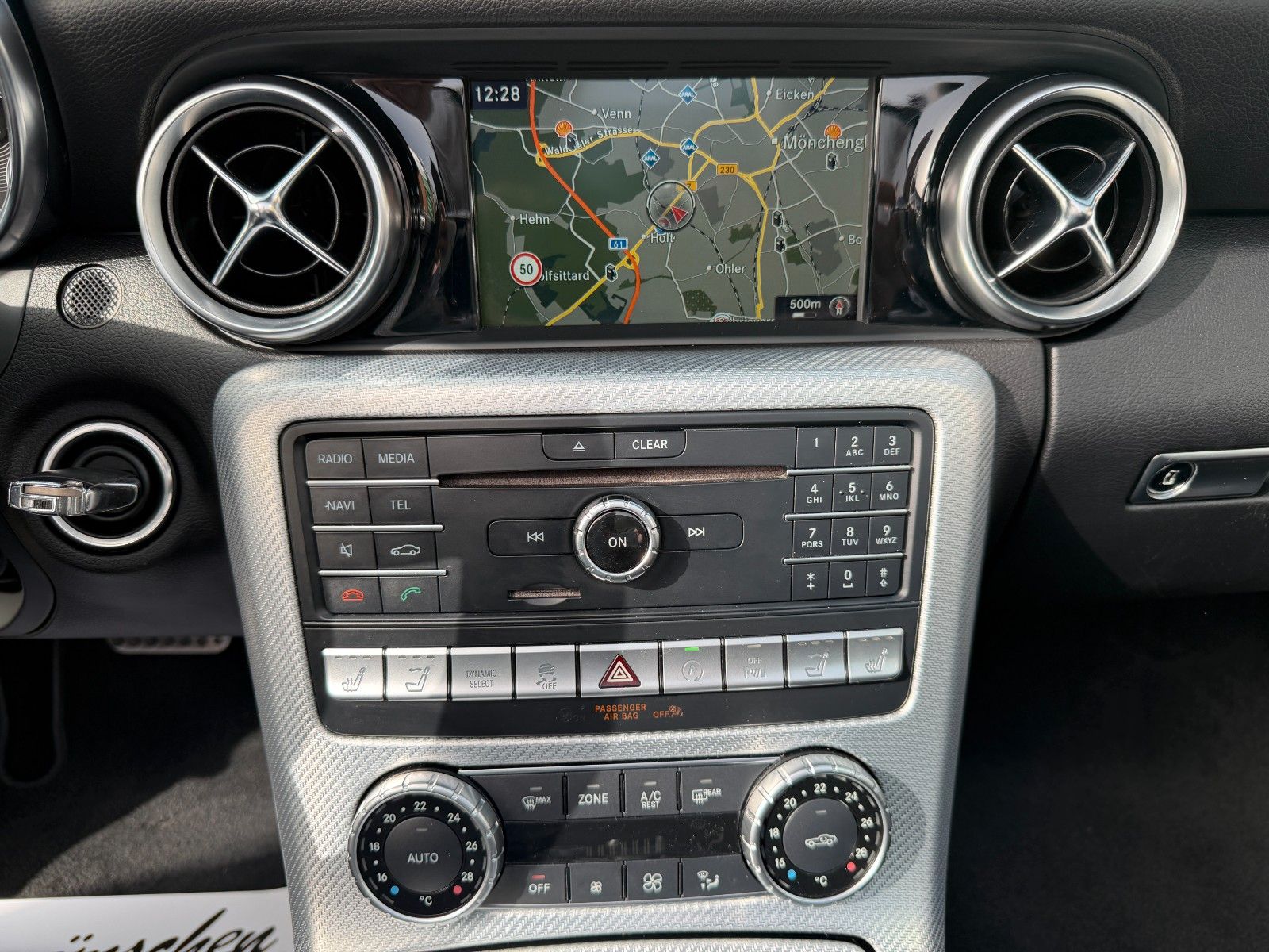 Fahrzeugabbildung Mercedes-Benz SLC 300 SPORT LED NAVI LEDER MEMORY AIRSCARF