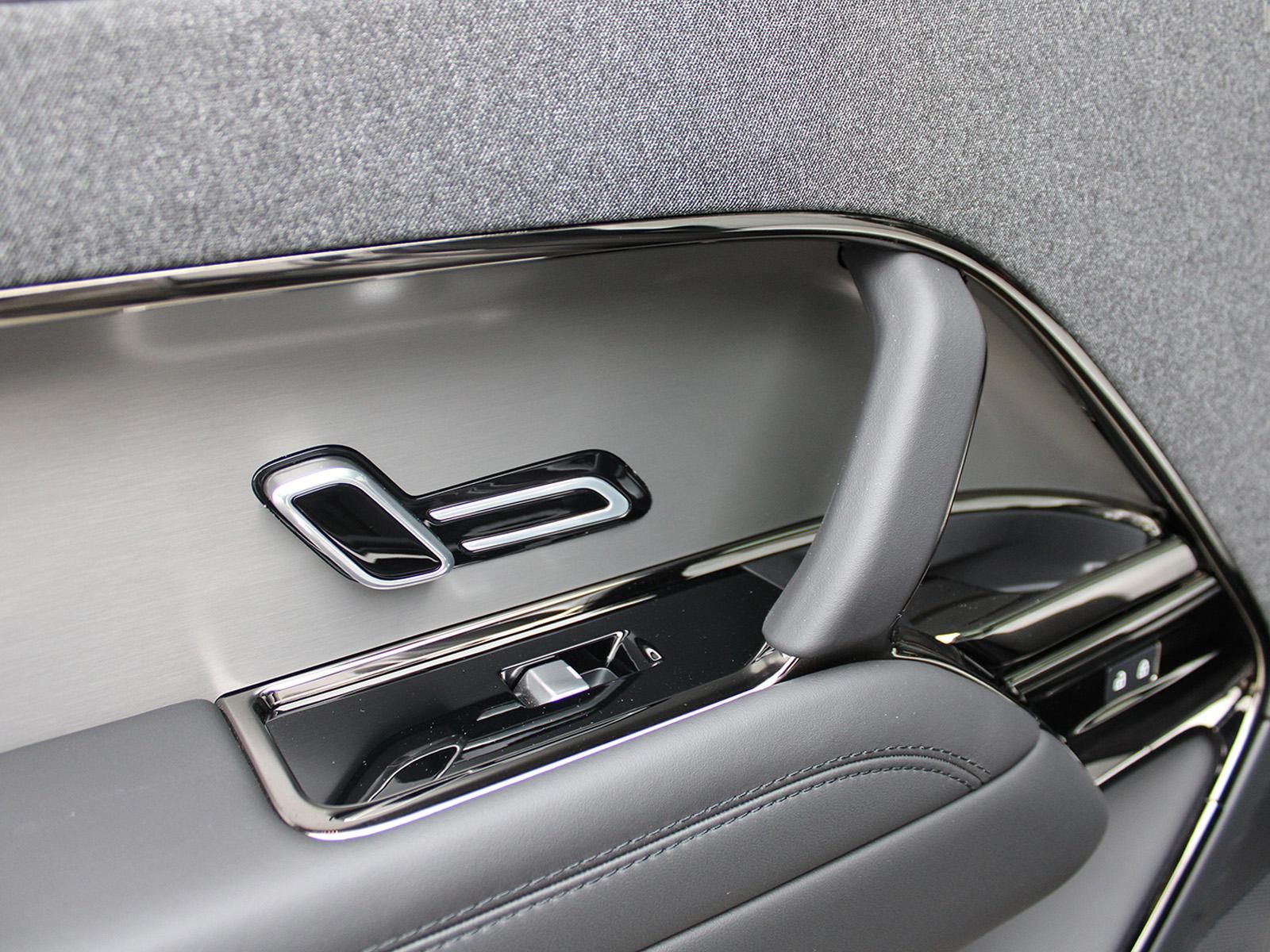 Fahrzeugabbildung Land Rover Range Rover Sport D300 Dynamic HSE