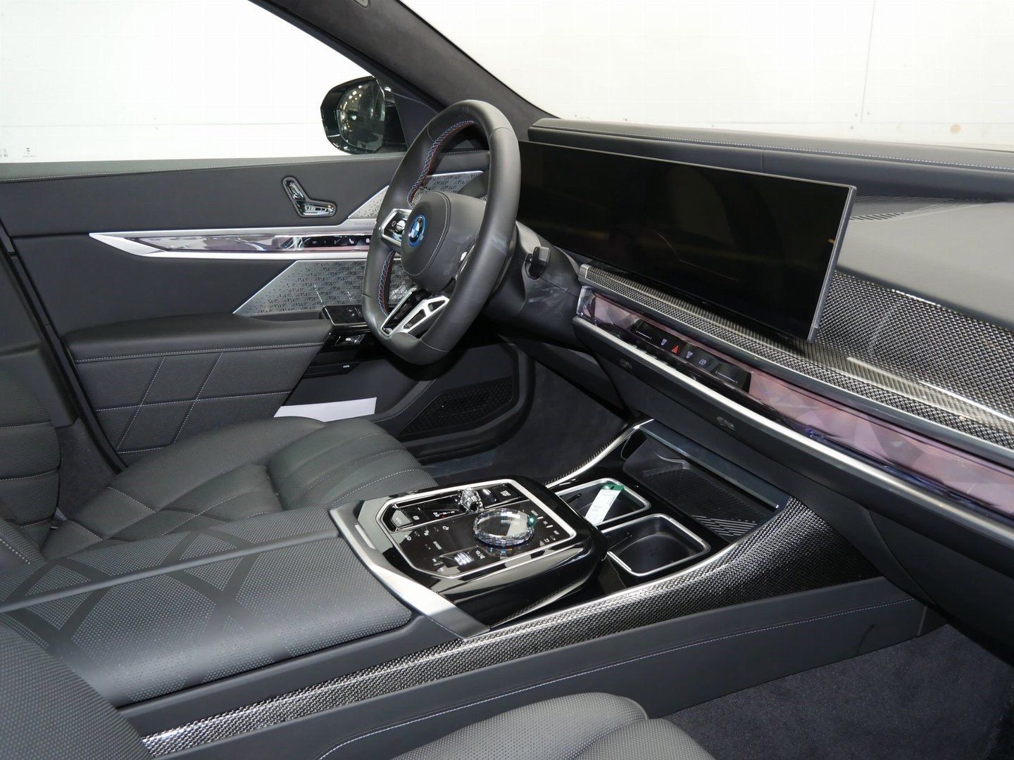 BMW i7 M70 xDrive Limo M Sport Sky Lounge B&W foto 5