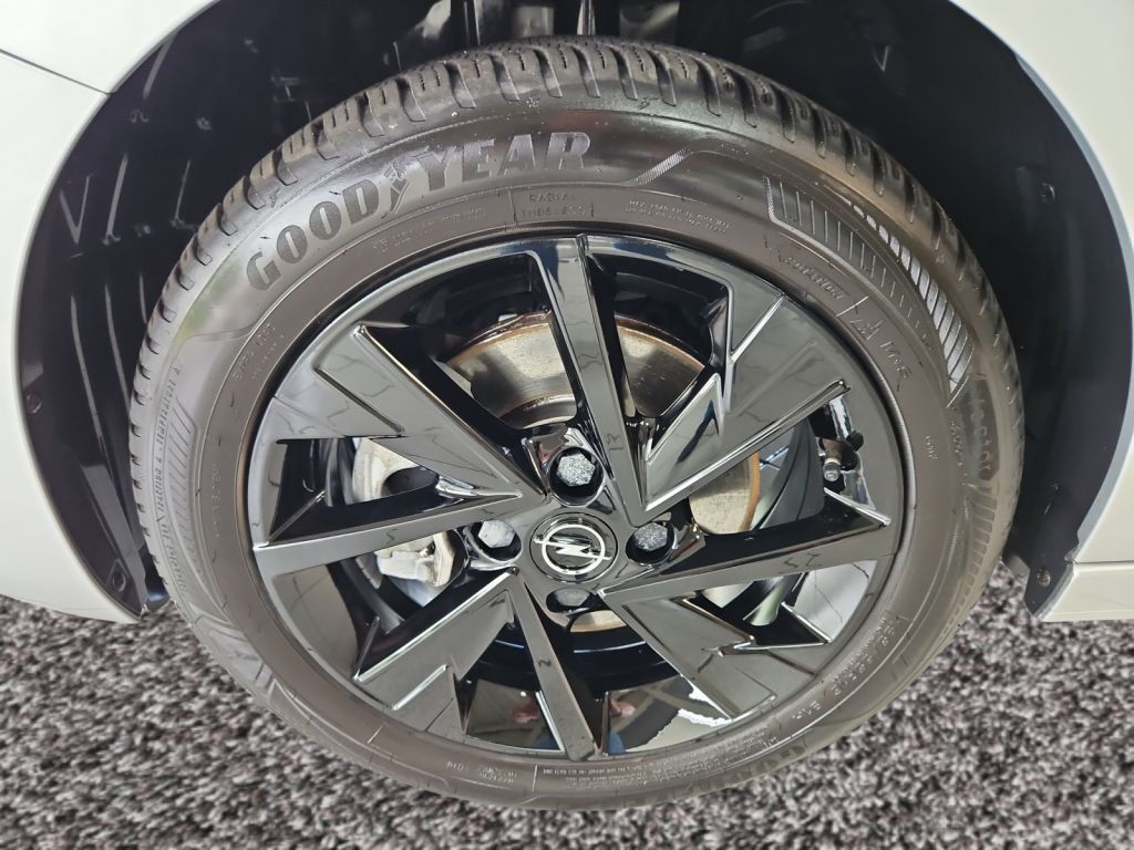 Fahrzeugabbildung Opel Corsa 1.2 GS Sitz/Lenkradheizung PDC vorn/hi LED