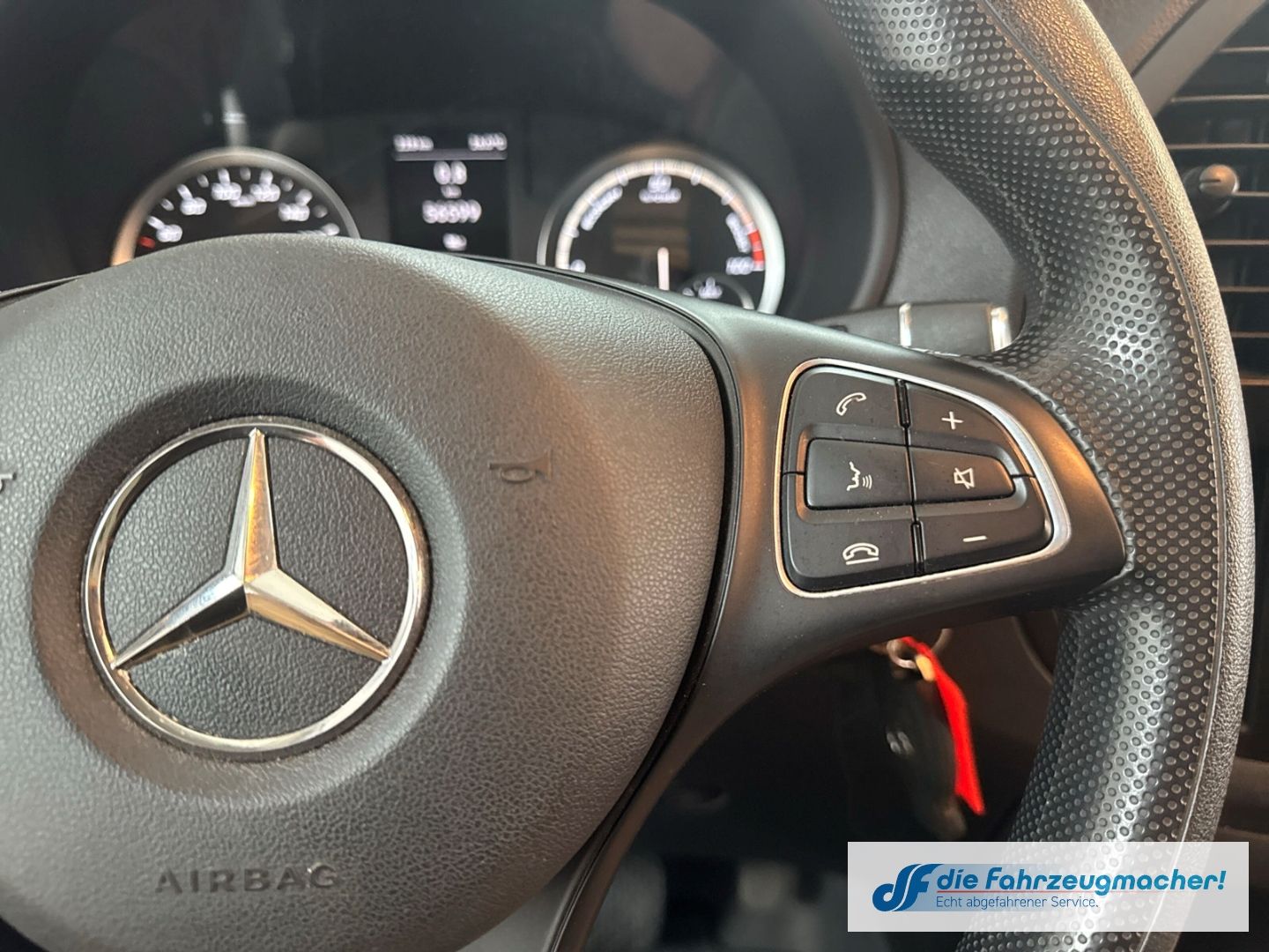 Fahrzeugabbildung Mercedes-Benz Vito Kasten 112 e lang DAB SHZ Rückfahrkam. Notb