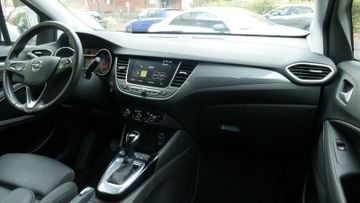 Fahrzeugabbildung Opel Crossland (X), Navi, LED, Leder, Kamera