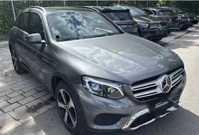 MERCEDES-BENZ GLC 250 d 4M*EXCLUSIVE*PANO*KAMERA*LEDER*AMG