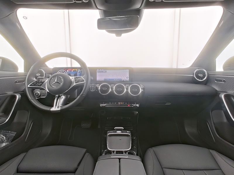 Fahrzeugabbildung Mercedes-Benz A 180 Progressive R-Kamera+LED+LenkradHz+Volldig
