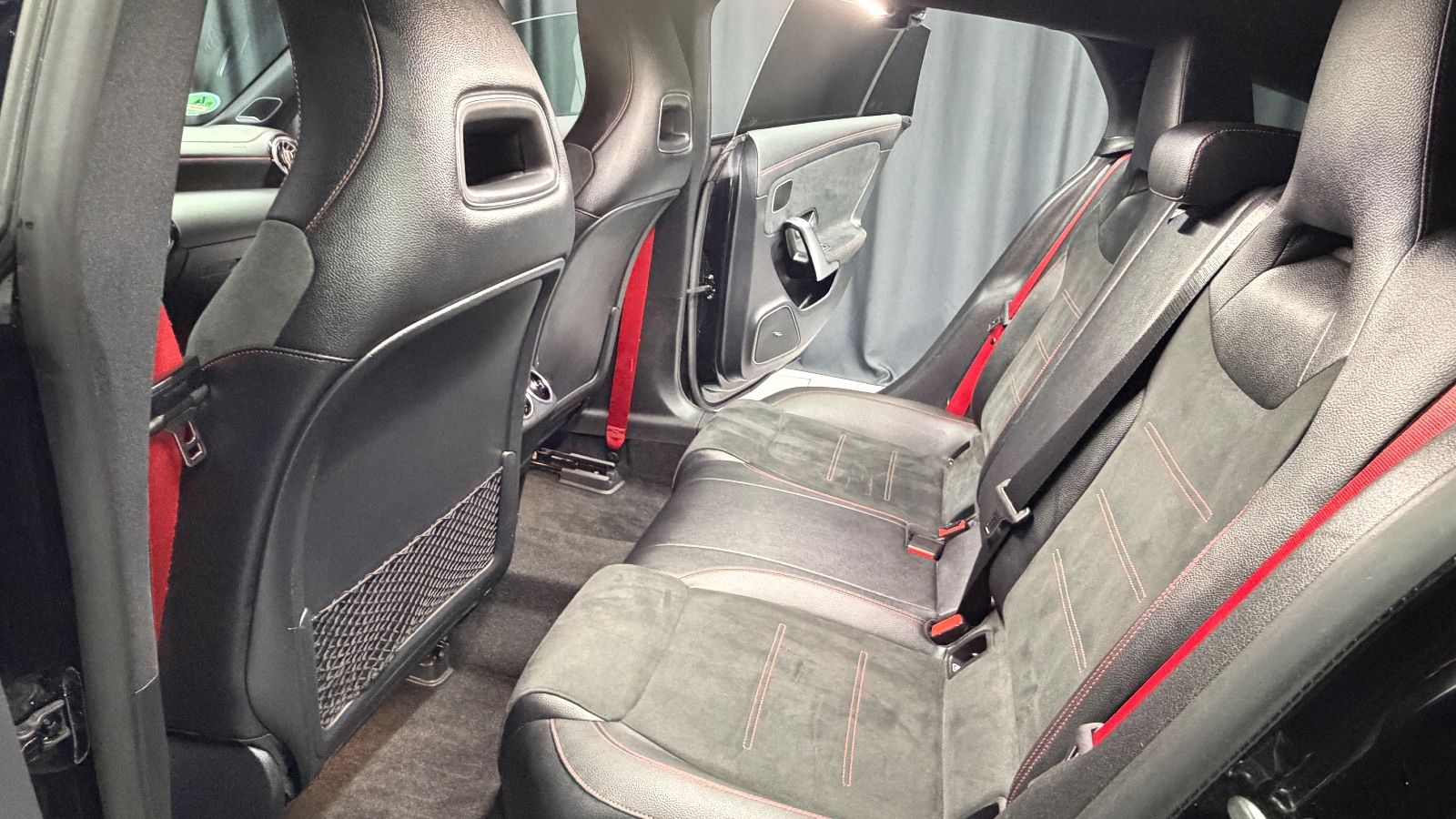 Fahrzeugabbildung Mercedes-Benz CLA 45 AMG Shooting Brake|BURMESTER|HEAD-UP|VOLL