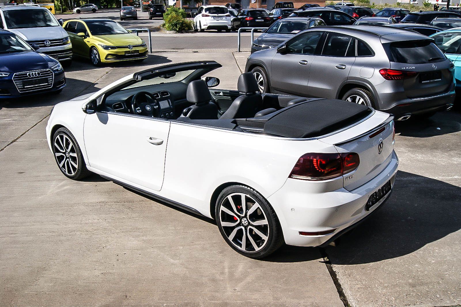 Fahrzeugabbildung Volkswagen Golf VI GTI Cabriolet 20TSI DSG XENON LEDER NAVI