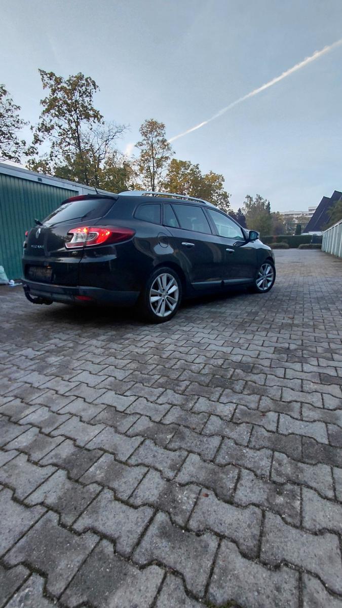 Renault Megane 2010 — двигун 1.995 cm³, 160 HP (118kW)