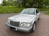 Mercedes-Benz E 220 AKTIV Aktiv - Mercedes-Benz E-Klasse: Aktiv