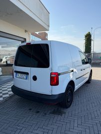 Volkswagen Caddy - 4