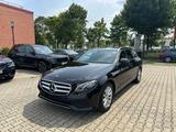 Mercedes-Benz E 220 d T*Avantgarde*Panorama*Leder*1Hand*Volls