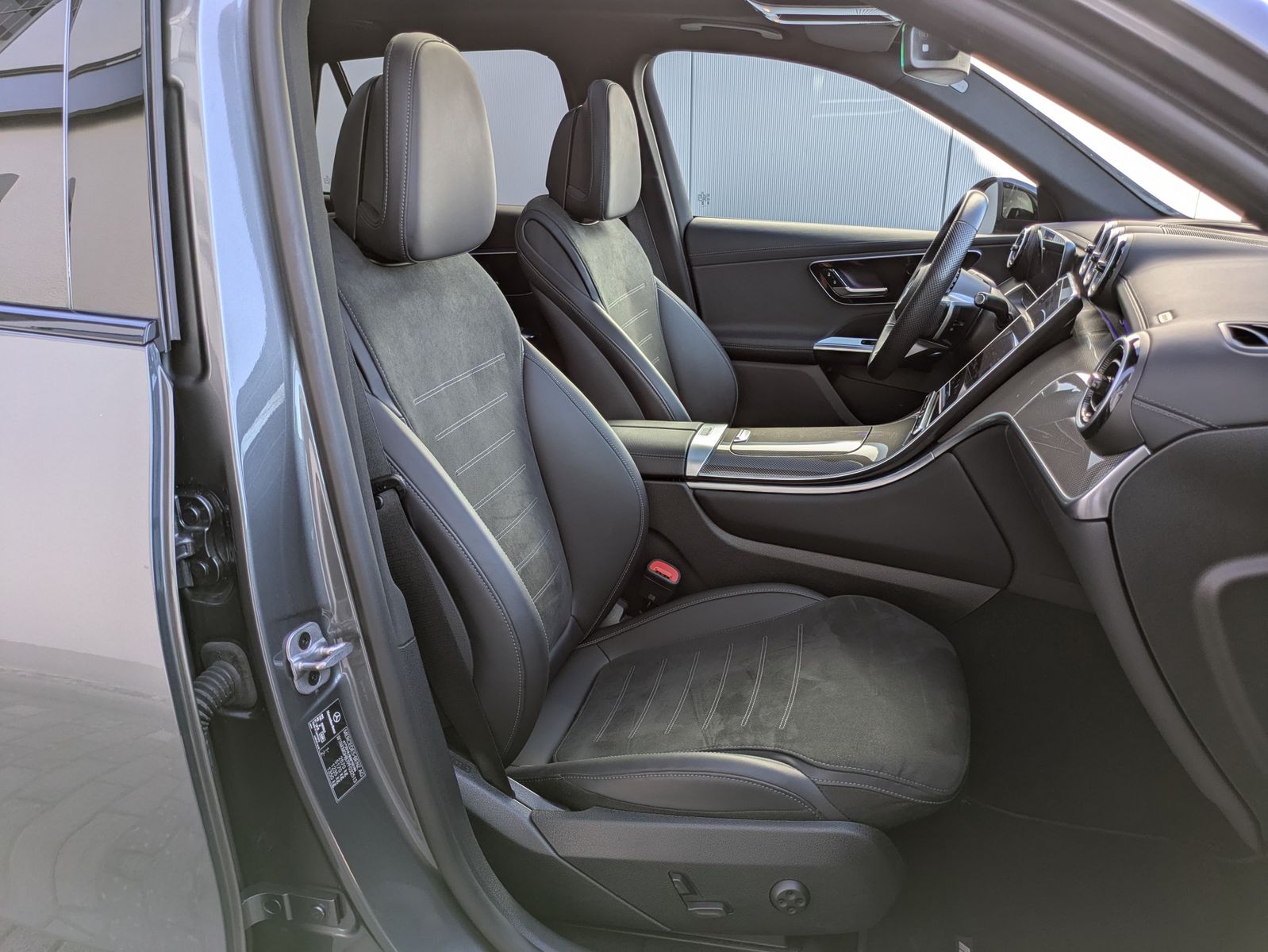 Fahrzeugabbildung Mercedes-Benz GLC 300 d 4M AMG PANO*DIGITAL-LIGHT*ACC*AHK*20"