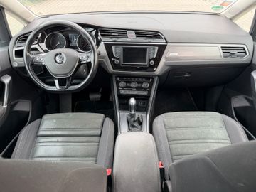 Volkswagen Touran - 8