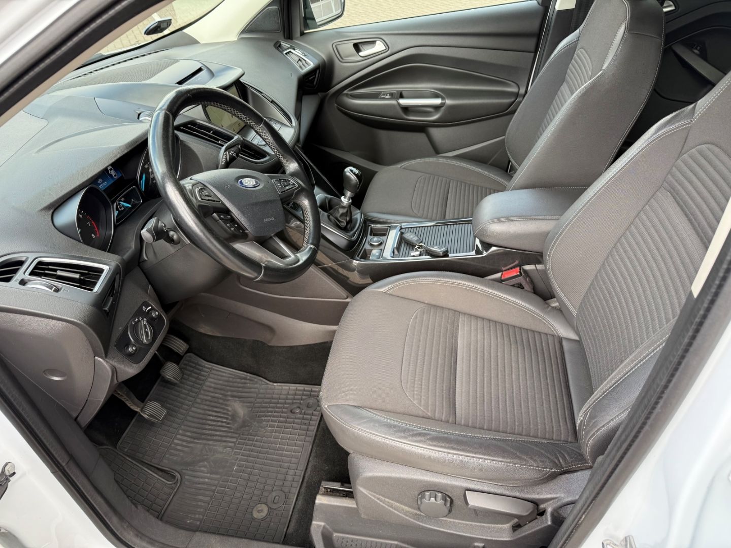 FORD Kuga Titanium 1.5 EcoBoost - Image 12