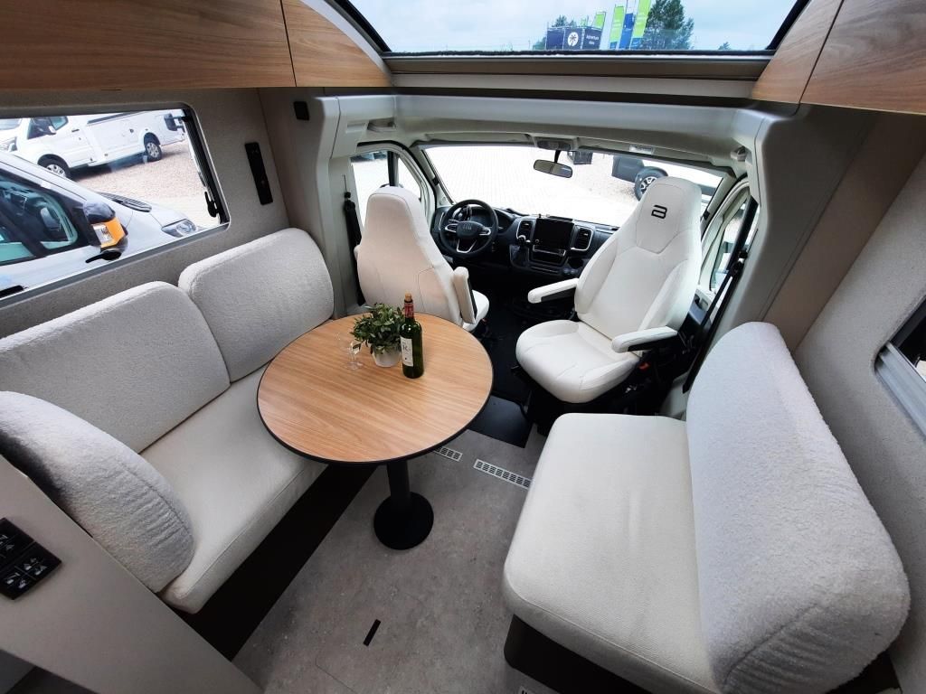 Fahrzeugabbildung Bürstner Signature SFT 7.0 Verfüg./Sparen Sie 11.526,- €