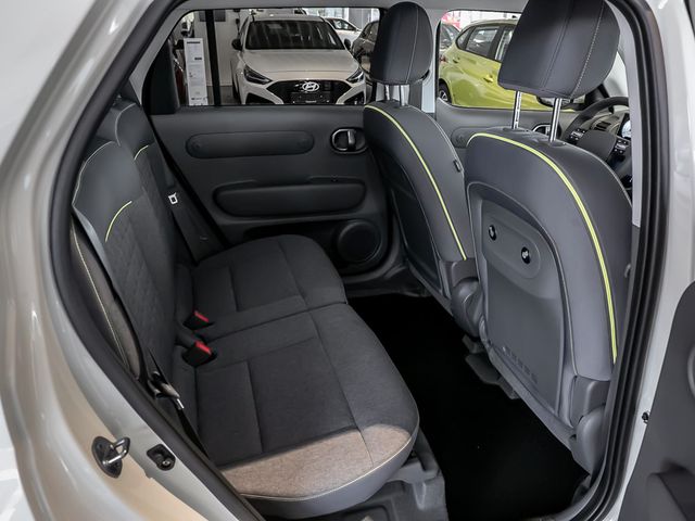 Hyundai Inster Elektro FWD Cross Digitales Cockpit Navi