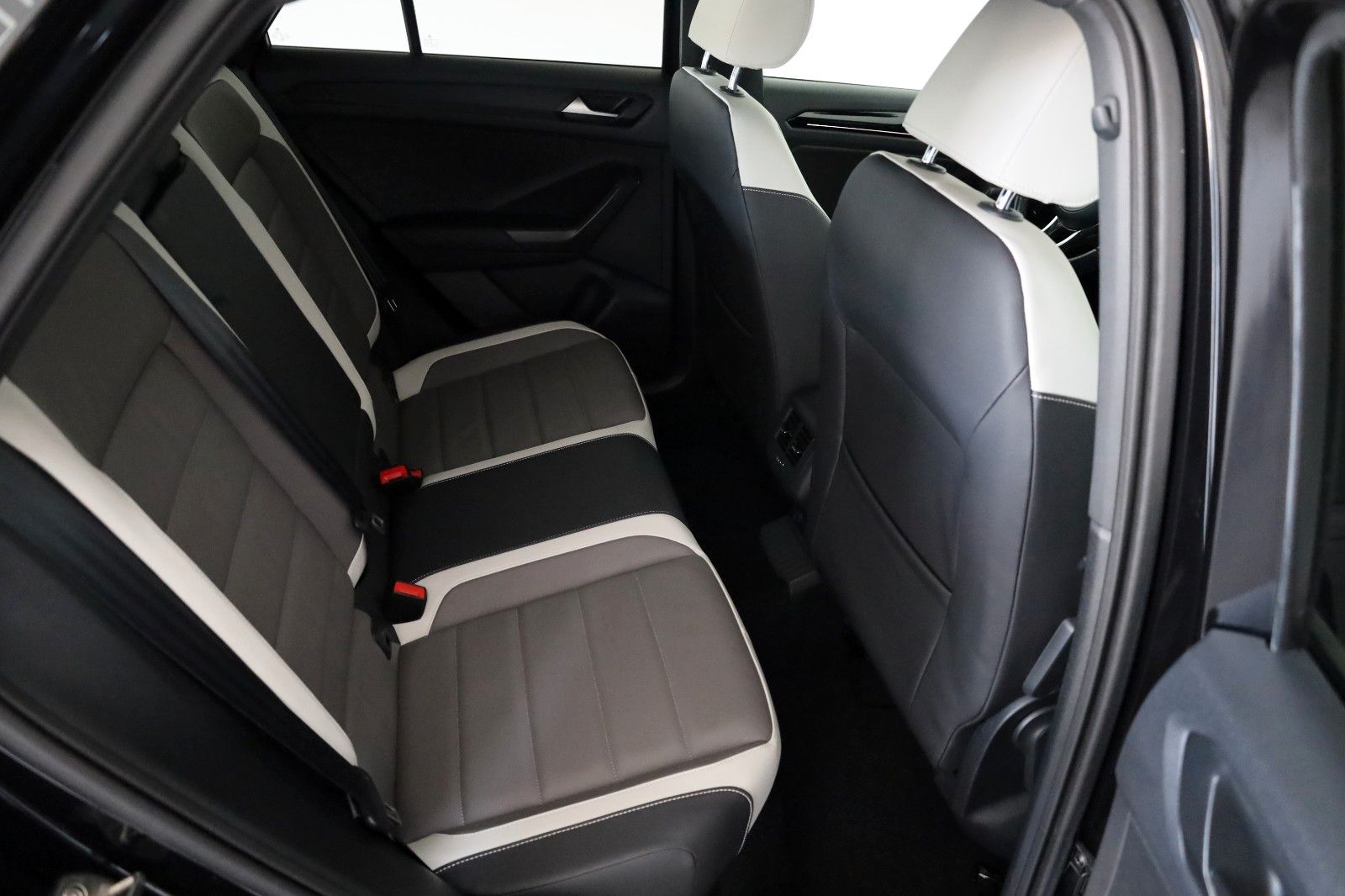 Fahrzeugabbildung Volkswagen T-Roc Style, Leder, Kamera, Black Edition, LED