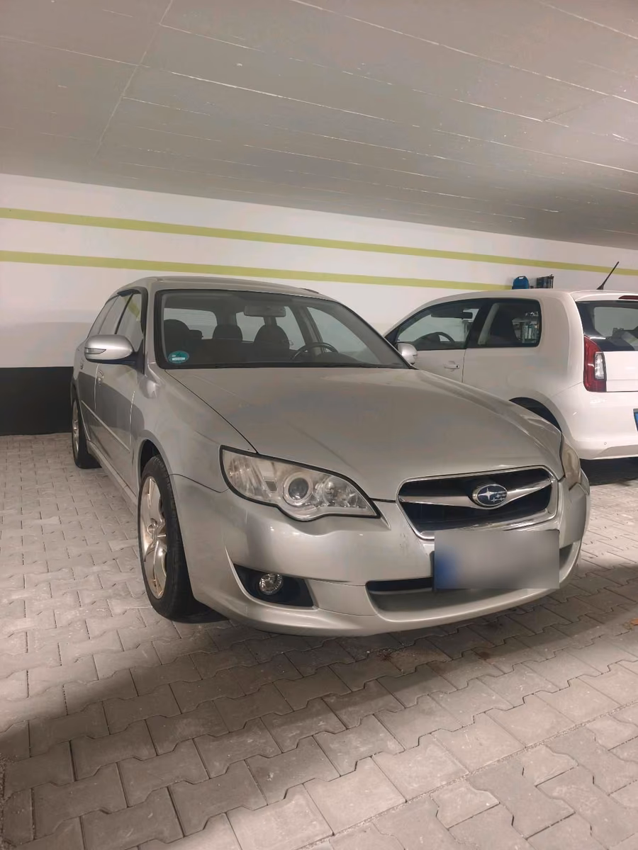 Subaru Legacy 2006 — вигляд ззаду