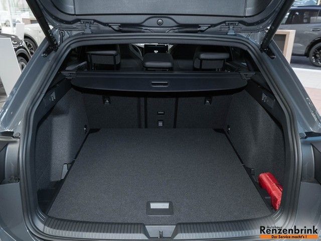Golf VIII Variant R-Line eTSI DSG Black-Style Pa