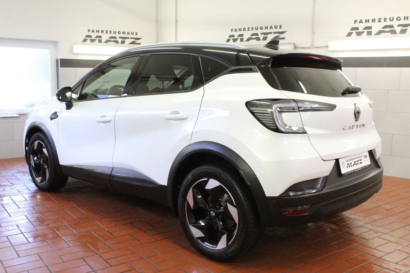 Fahrzeugabbildung Renault Captur Mild Hybrid 160 EDC Techno *Ganzjahresrei