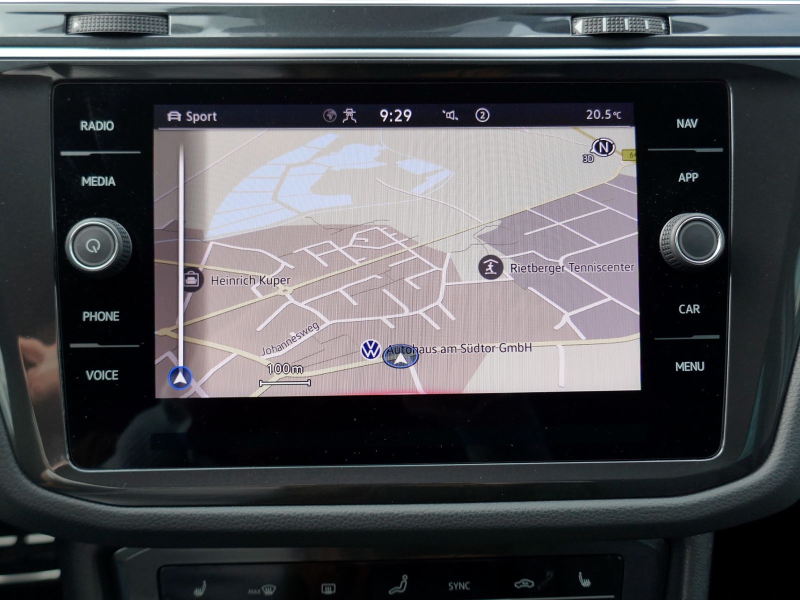 Fahrzeugabbildung Volkswagen Tiguan MOVE 2.0 TDI DSG | LED RFK ACC Navi