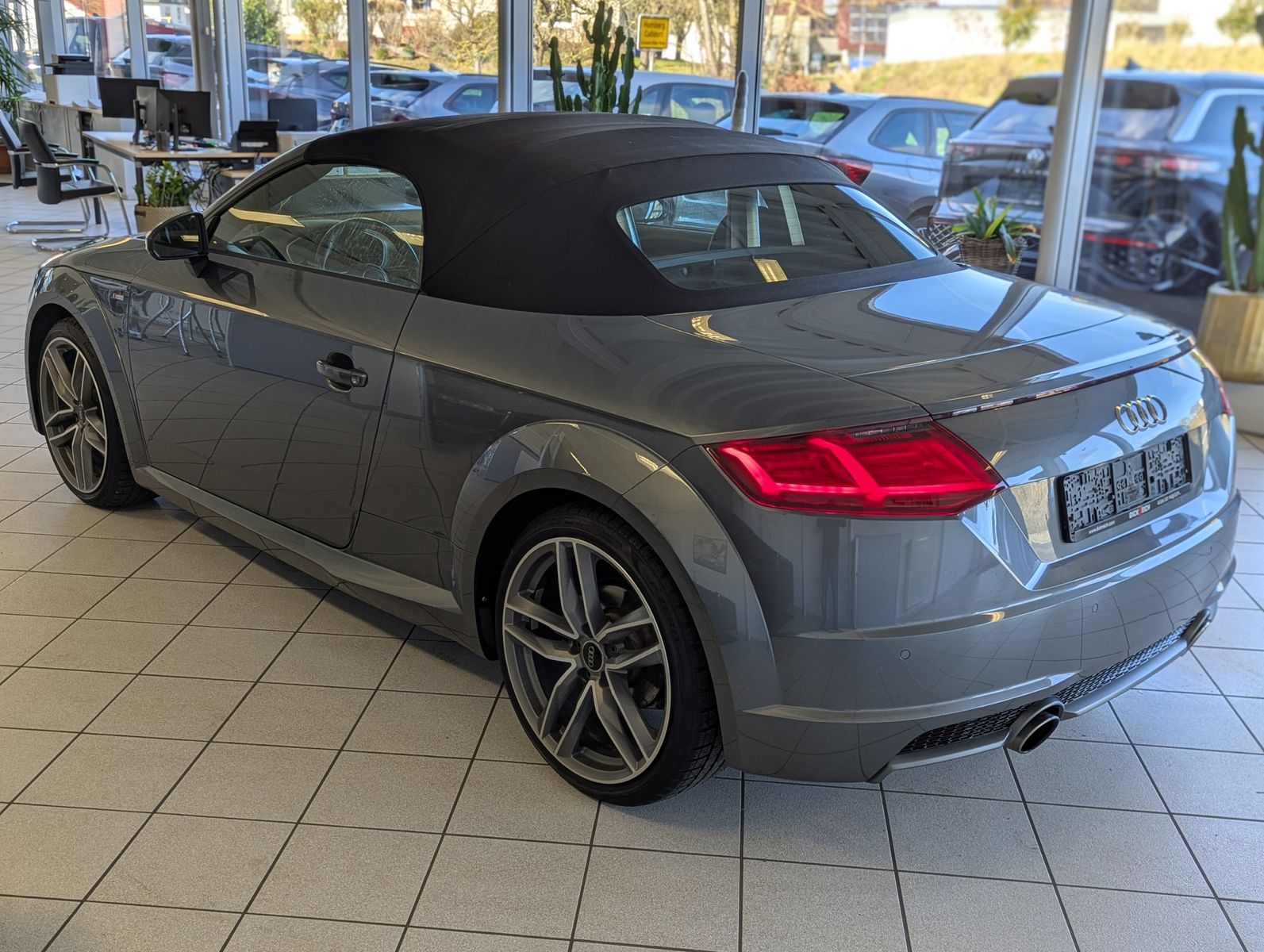 AUDI TT 1.8 TFSI S-tr. S-Line Alcantara Sitzheiz 19" - Image 13