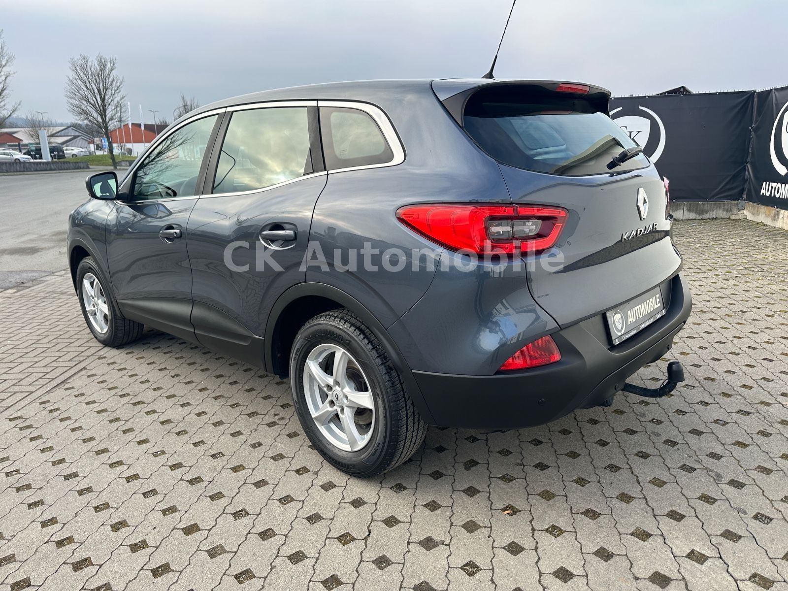 Fahrzeugabbildung Renault Kadjar Life 1.2 TCe/Klima/Tempomat/PDC/AHK