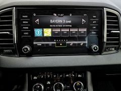 SKODA Karoq Fresh AHK NAVvorb SHZ LED PDC RKF BLT 5J G