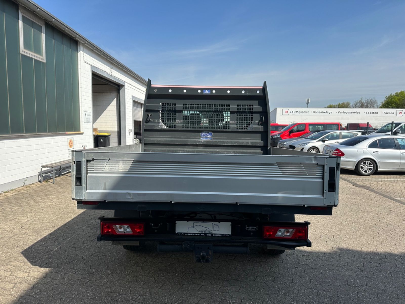 Fahrzeugabbildung Ford Transit Pritsche 310 L2 Doppelkabine*AHK*6 Sitze