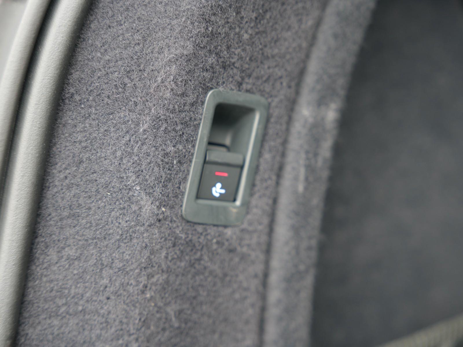 Car Image 32