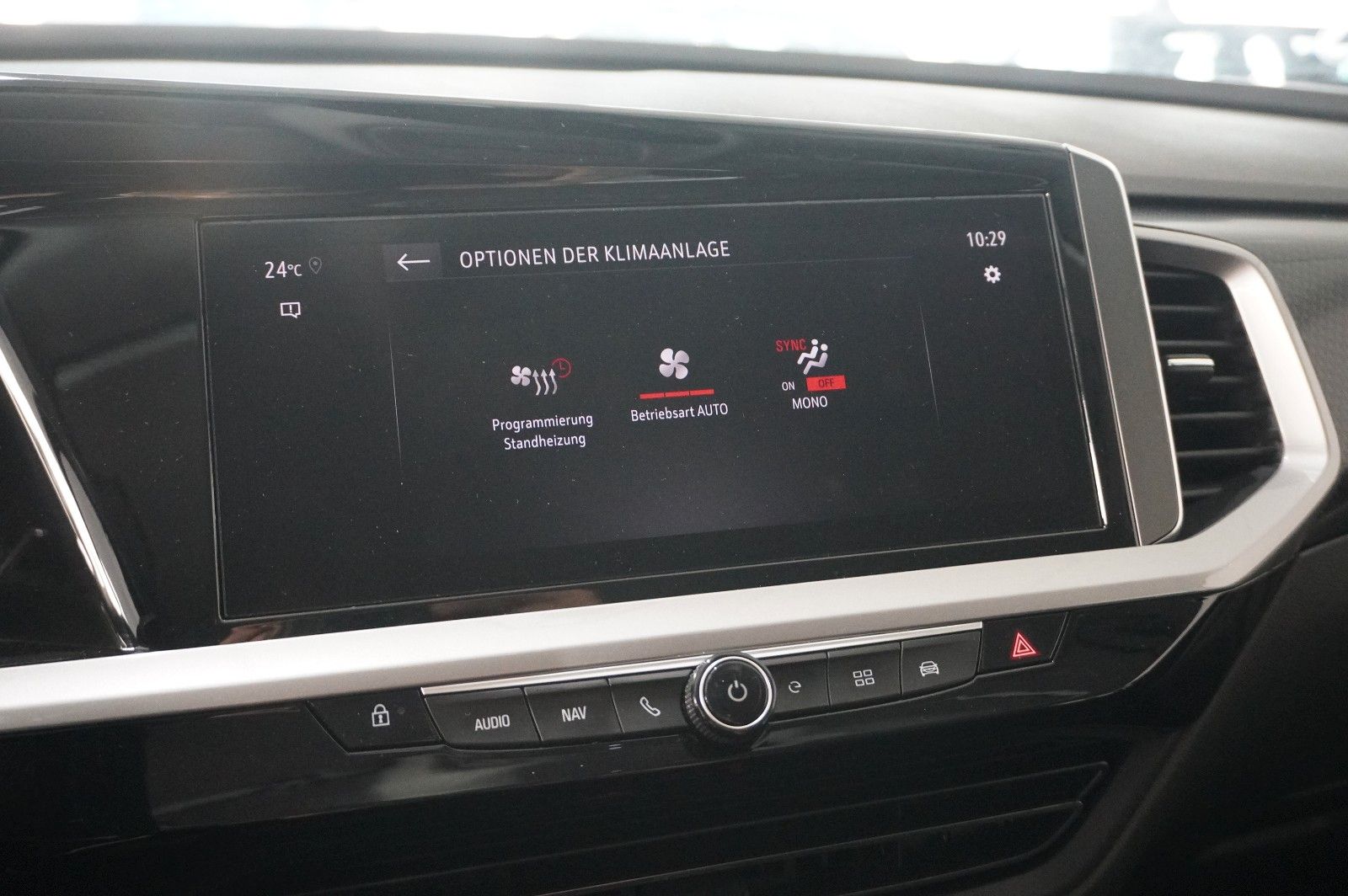 Fahrzeugabbildung Opel Grandland (X) 1.6T GSe HYBRID 4X4 NAVI/SPORT/AHK