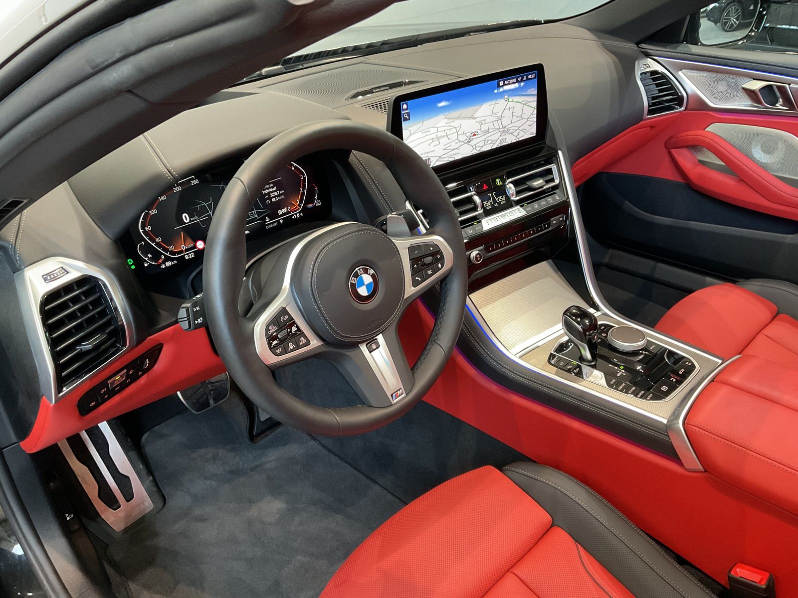 Fahrzeugabbildung BMW 840i M Sportpaket Pro Standheizung B&W Surround
