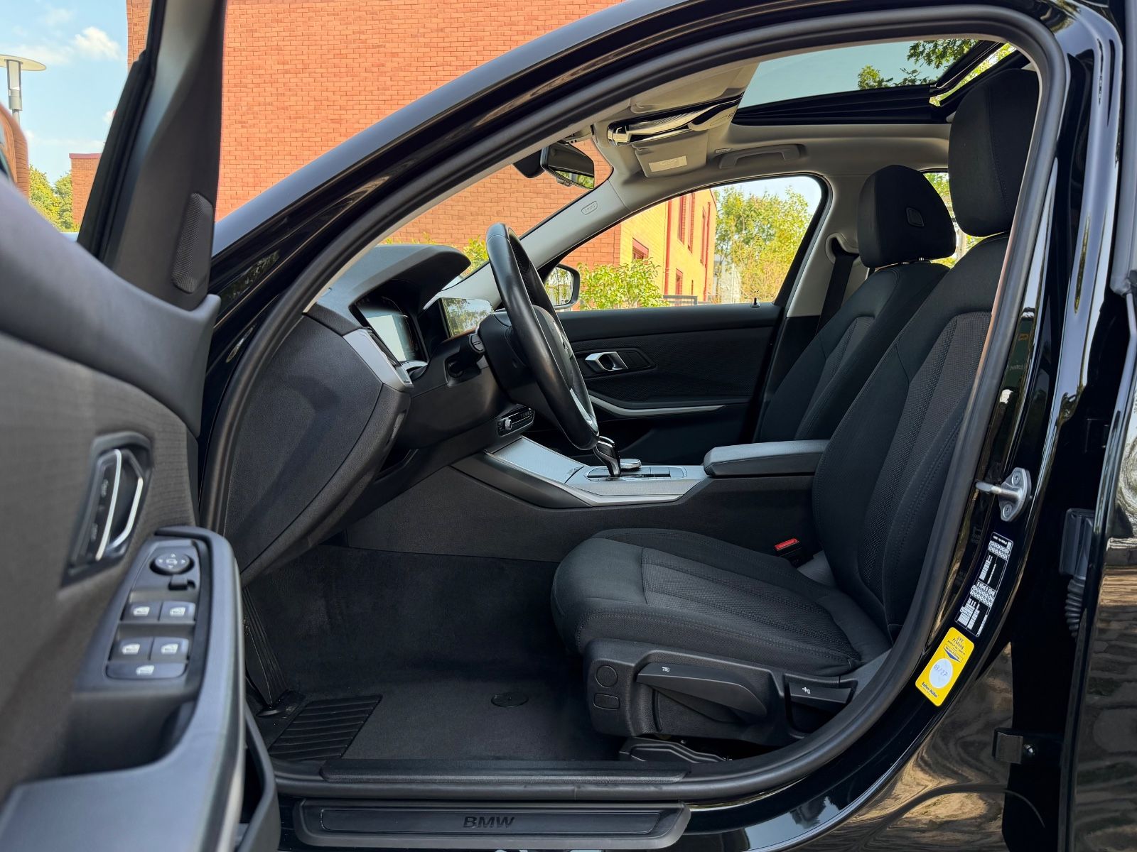 BMW 320d Automatik Glasdach Navi Live Cockpit HiFi foto 3