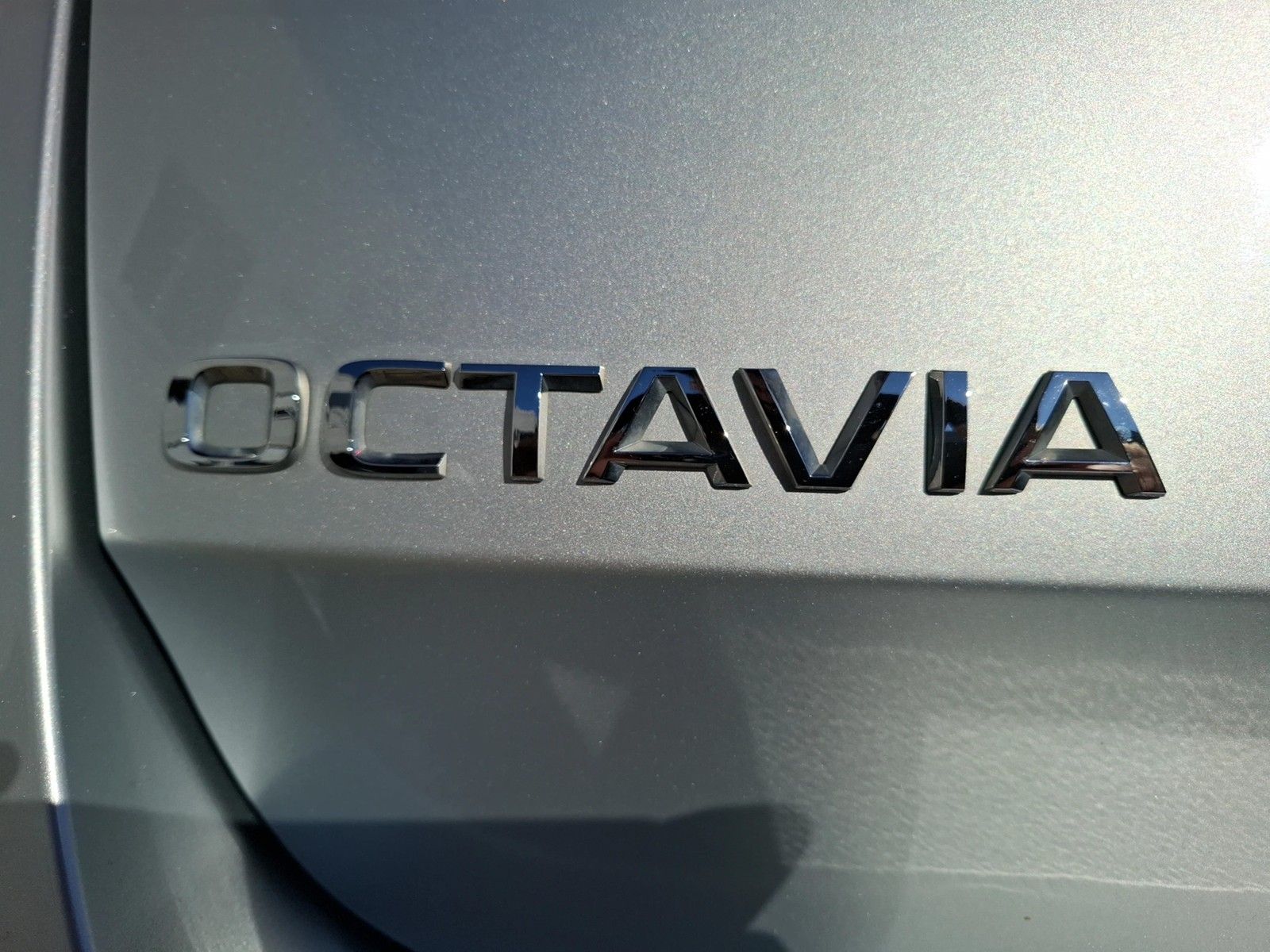 Fahrzeugabbildung SKODA Octavia Combi TDI Ambition LED Navi ACC PDC SH