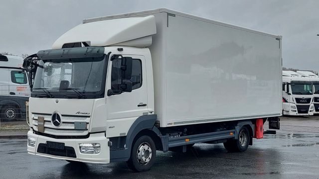 Mercedes-Benz Atego 821 L 4X2 Ladebordwand