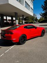 Chevrolet Camaro 6.2 V8 Sport MT Sport - Chevrolet Camaro mit Benzin-Antrieb: Coupe, Schaltgetriebe