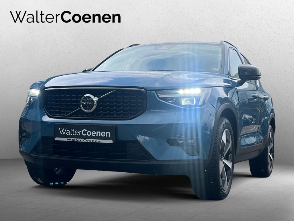 VOLVO XC40 B3 B DKG Plus Dark 360° Pano Business-Paket