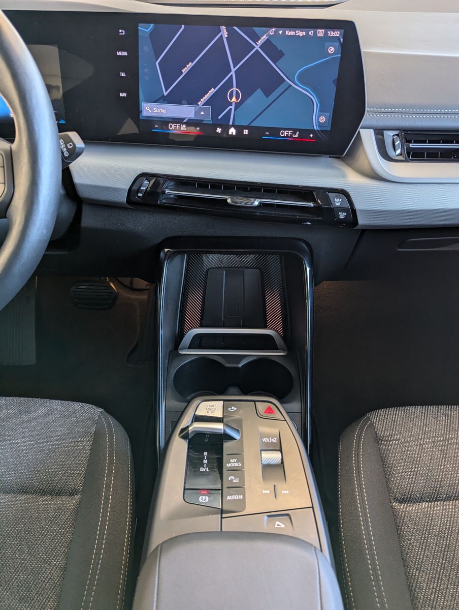 BMW 218 Active Tourer Aut AHK Pano Cam Premium-Paket - Image 21