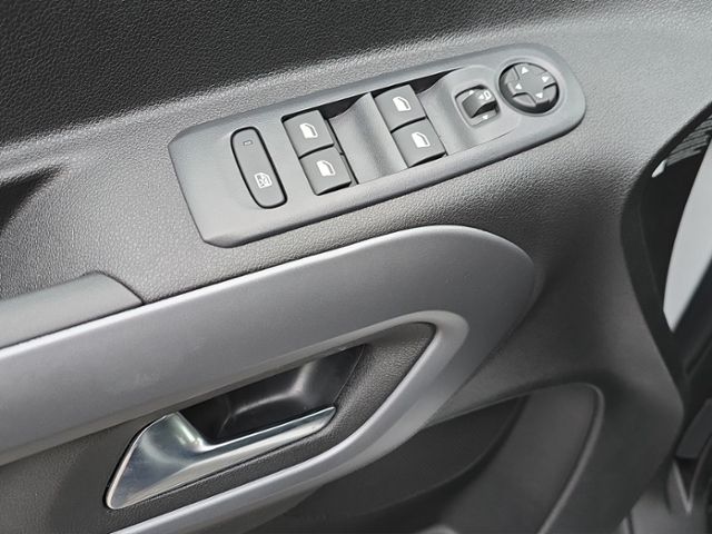 Fahrzeugabbildung Fiat Doblò Kombi L2 XL Länge 2 Rollstuhlrampe