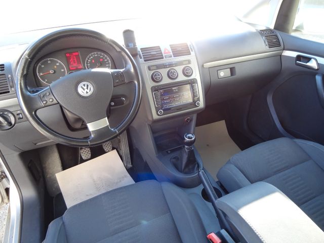 Fahrzeugabbildung Volkswagen Touran Highline/Klima/Navi/PDC/170PS/2.Hand/