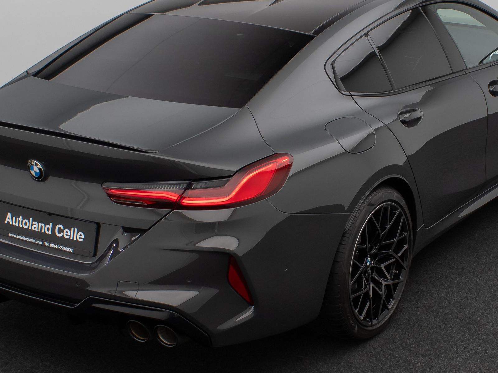 Fahrzeugabbildung BMW M8 Competition xD Gran Coupé 360°Laser HUD B&W