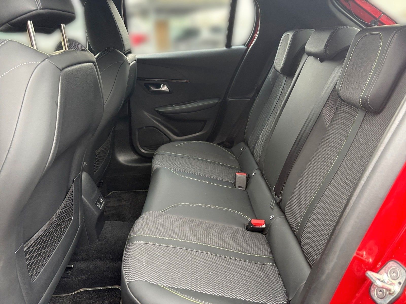 Fahrzeugabbildung Peugeot 208 GT