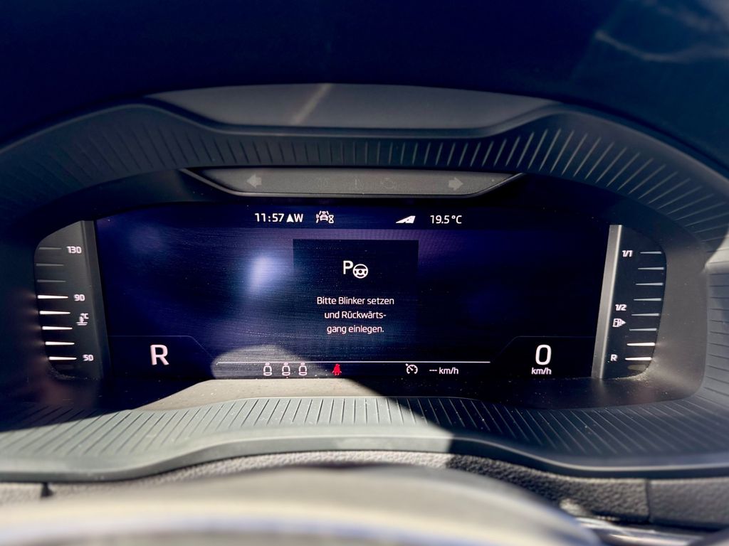 Skoda Karoq Style DSG Virtual+RKam+Pano+Navi – Ansicht 32