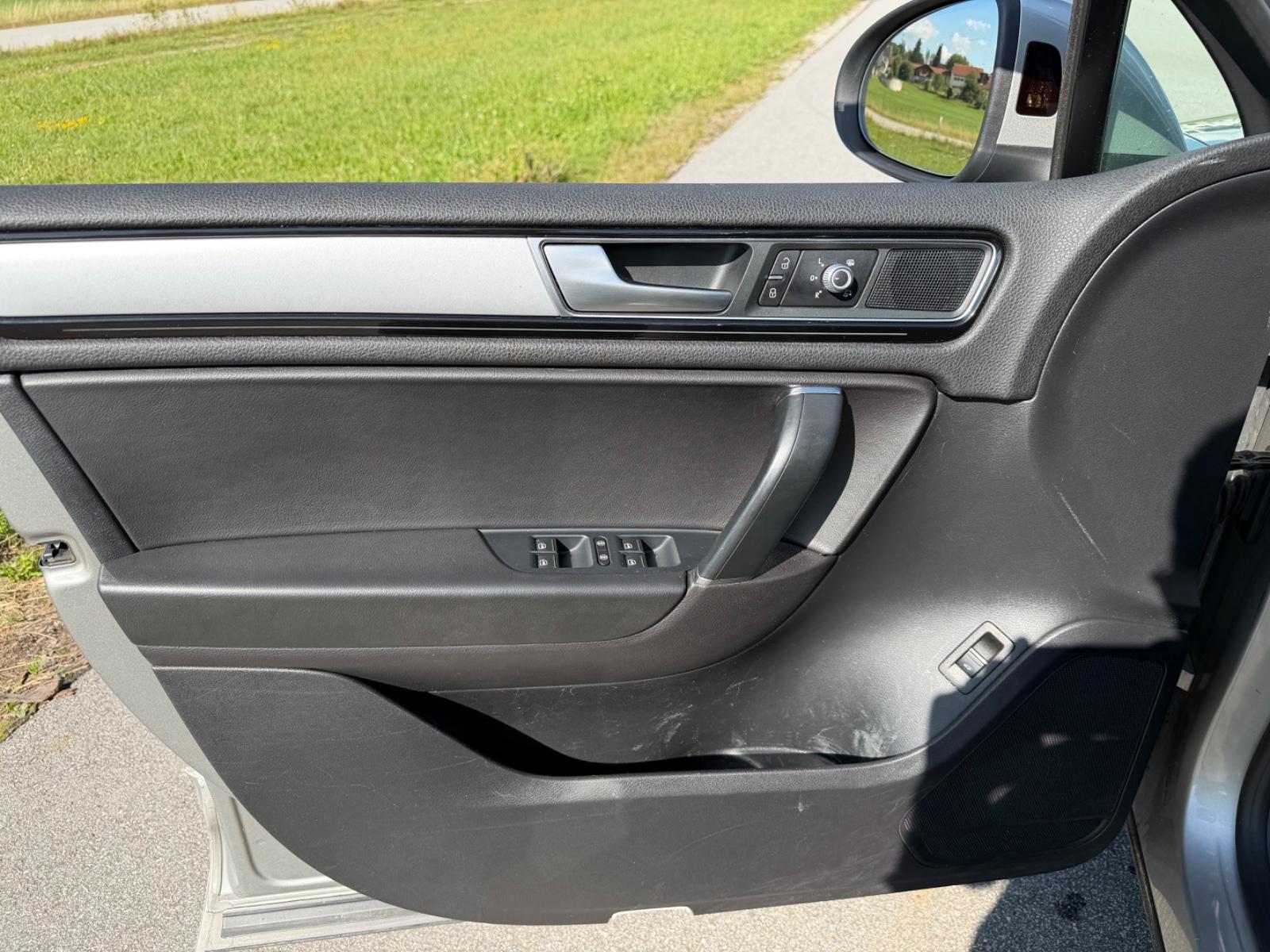 Volkswagen Touareg 3.0 V6 TDI 262ch - Carnet entretien - Attelage - ACC - Bi-xénon
