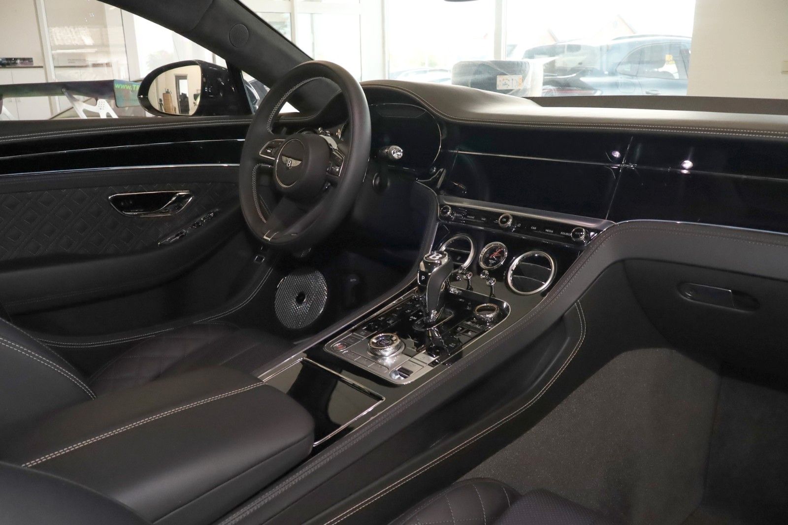 Fahrzeugabbildung Bentley Continental GT V8 Mulliner/NAIM/ACC/Blackline